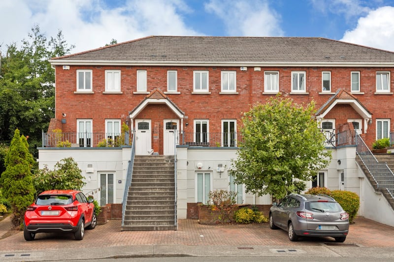 19 Ely Woods, Ballyboden Road