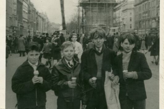 The man on the bridge: the Ukrainian photographer who captured life on Dublin’s O’Connell Street