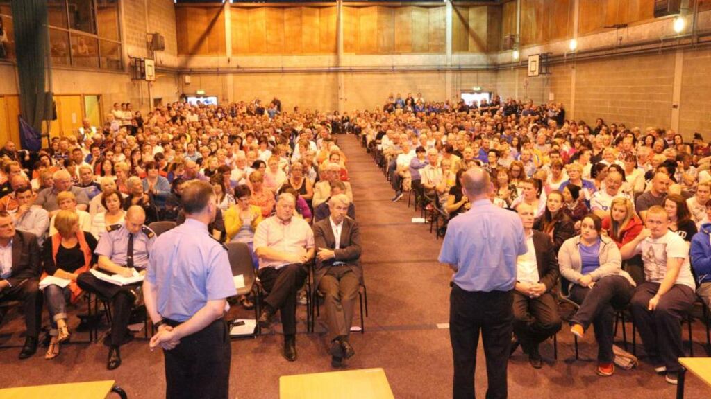 Supt Bob Noonan addressing the 700+ crowd at the anti drug and the anti social behavior meeting in Colaiste Phobal, Roscrea last night. Photograph: Liam Burke/Press 22.