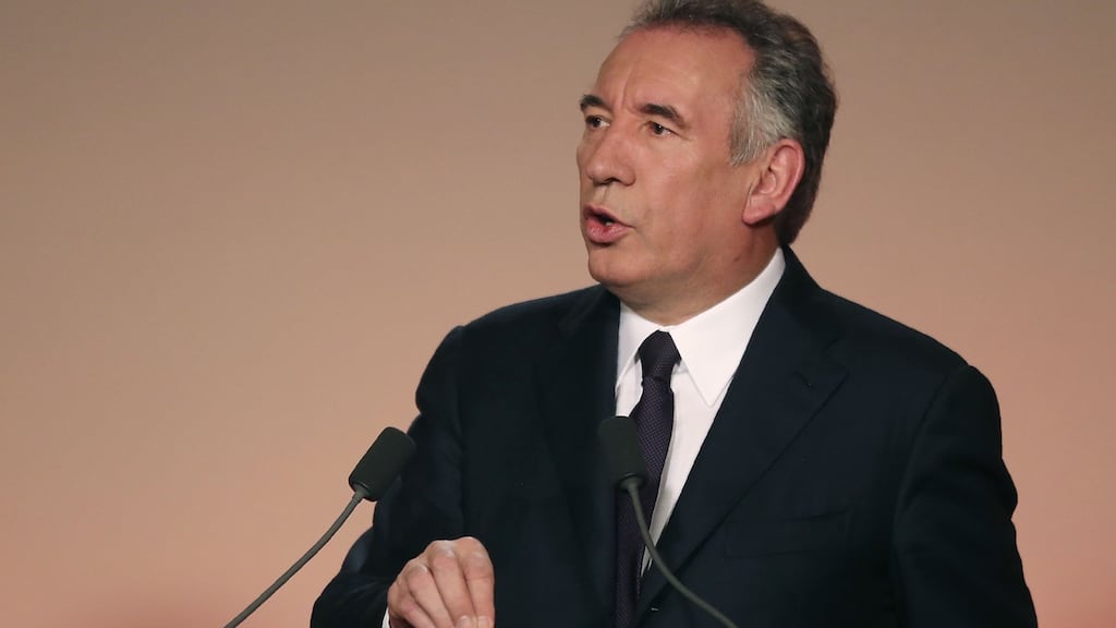 The euro trimmed losses after centrist Francois Bayrou bowed out of the French presidential race and instead backedindependent candidate Emmanuel Macron. Photograph: Jacques Demarthon/AFP