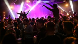 Gaeltacht shoghluaiste an Oireachtais ag déanamh ar Bhéal Feirste