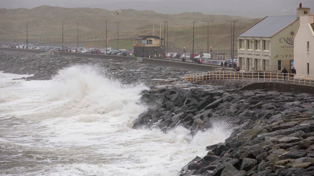 Driving winds push storm vaves ashore at Lahinch, Co Clare, this evening as Storm Bella makes landfall. Photograph Press 22
