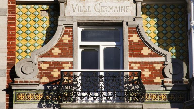 Square Ambiorix has notable 19th and 20th century architectural landmarks, including the work of Victor Horta