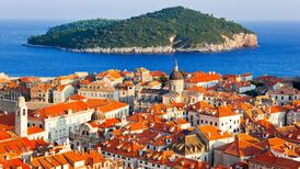 Croatia fears migrant route could divert to tourist hotspot