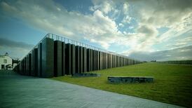 Weak pound helps draw influx of southern visitors to North