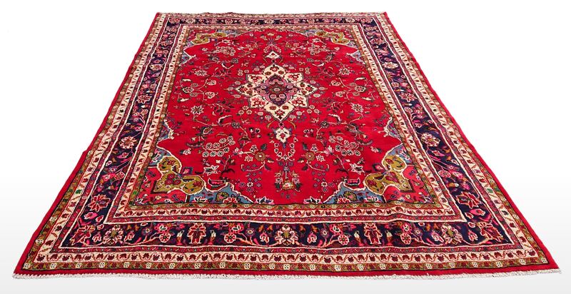 Large Kashan Persian rug, €800-€1,200, Hegarty's