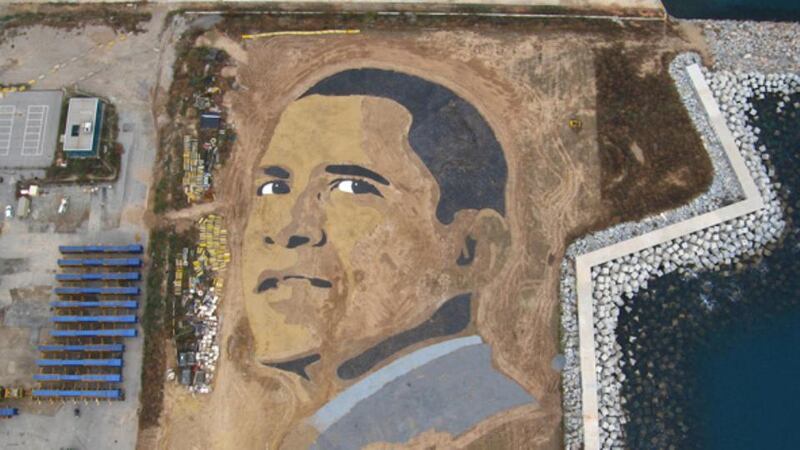 Jorge Rodriguez-Gerada’s huge land portrait of Obama: ‘By using sand, I was deliberately making the image impermanent – a premonition, I suppose, that all that hope and euphoria would disappear’