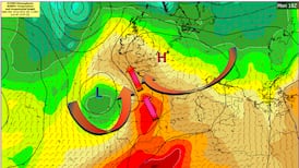 ‘Sweltering heat’: Met Éireann warns temperatures may ‘exceed 30 degrees’