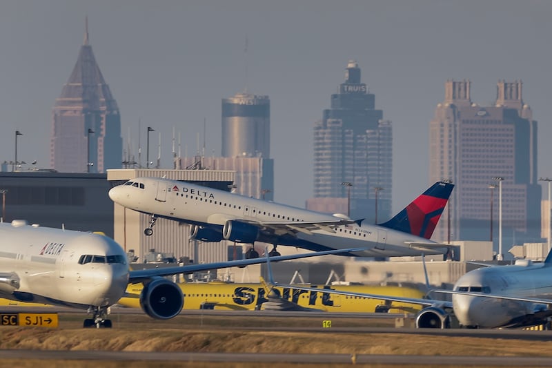 US to cut airline traffic by 10% due to government shutdown, Trump officials say