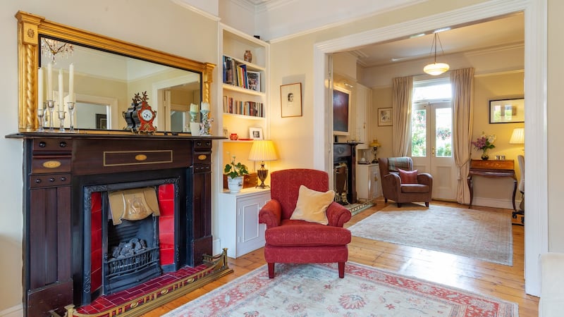 Interconnecting reception rooms