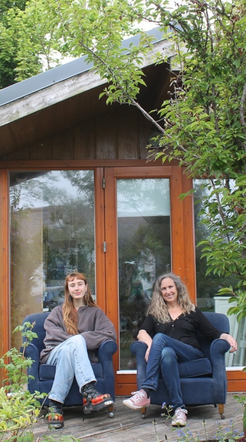 Eileen and Una Sealy and their studio shed