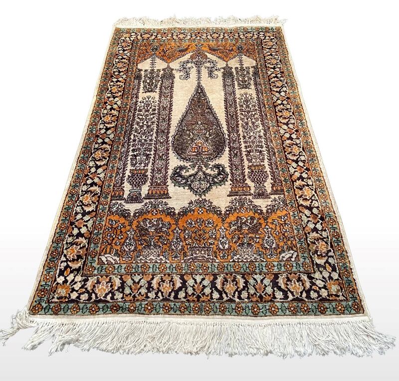 Silk Persian rug, €1,000-€2,000, Hegarty’s
