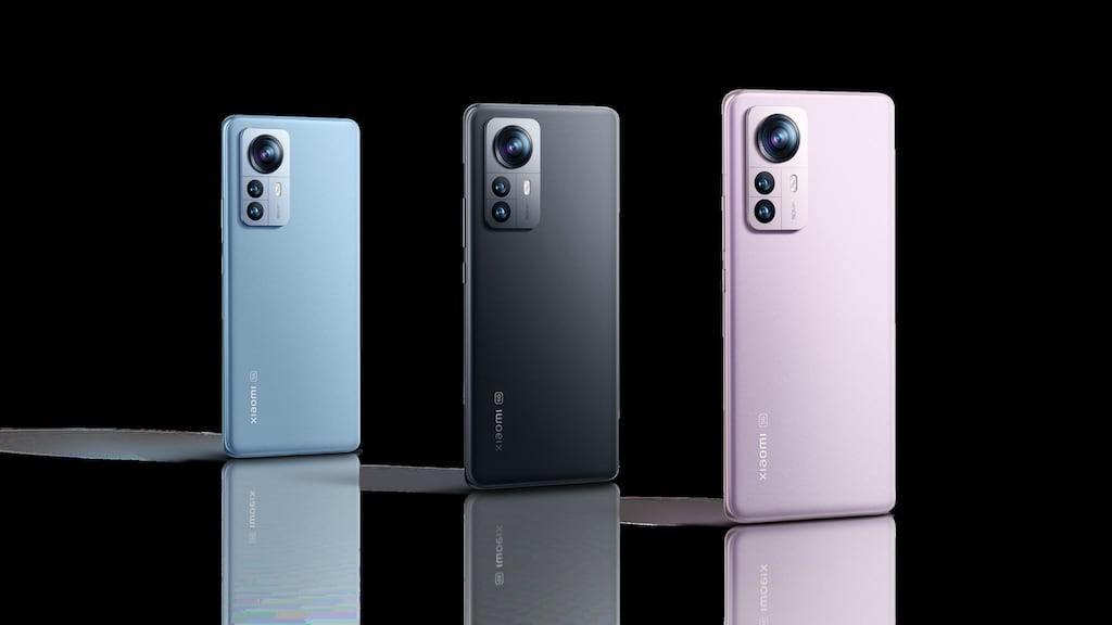Xiaomi 12 Series: The 12 Pro, 12 and 12X each have their own distinct features.