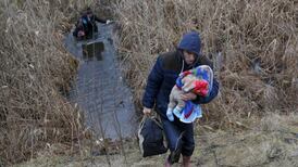 Hungary to erect fence on Serbian border