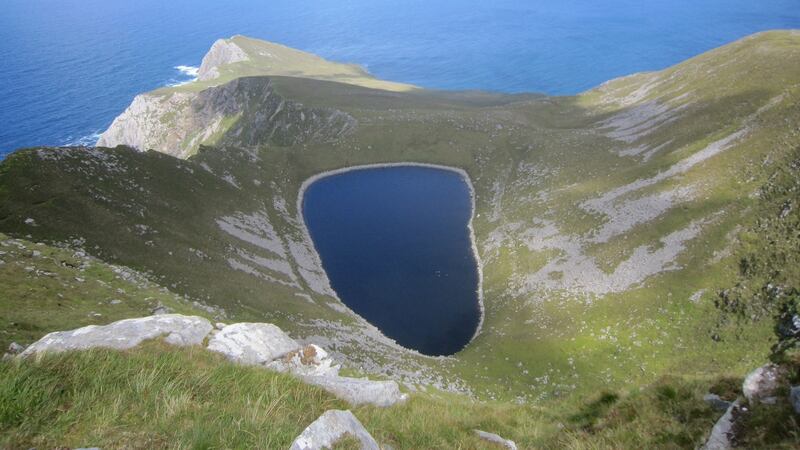 Lough Bunnafreeva West, Achill