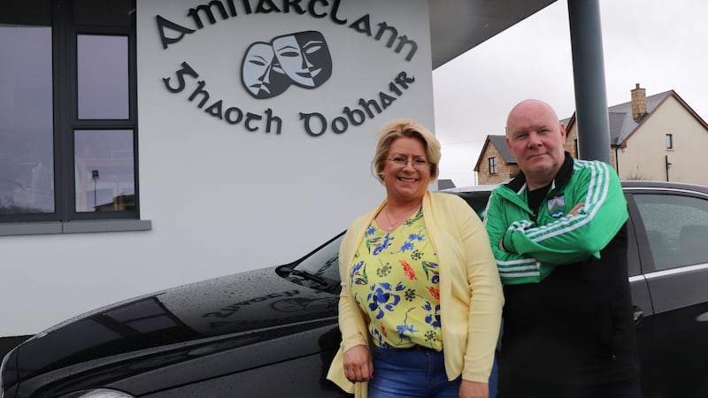 Grace Bonner and Danny Rua Ó Fearraigh in Turas Bóthair