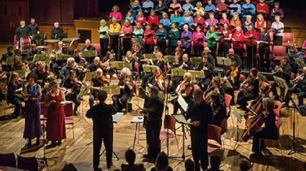 The Chorus of Dissent and the Elastic Band