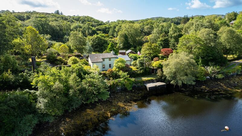 The Enchanted Cottage, Derryconnery, Glengarriff, Co Cork.