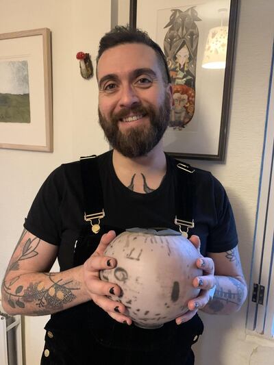 Tomm Moore with his Liselott Oloffson vase