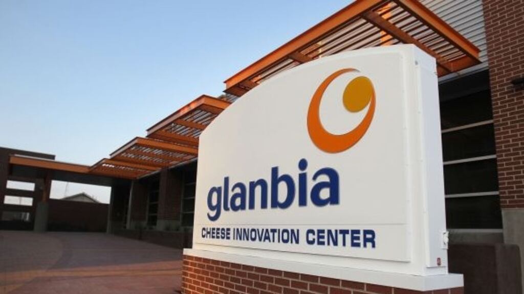 Food group Glanbia added 2.9% to finish at €11.52, extending its 4% gain in the previous session