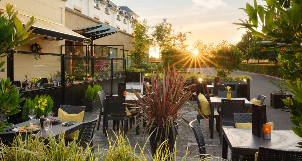 Subs: Castleknock Hotel