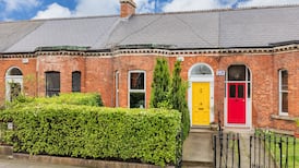 Deceptively spacious redbrick villa by the Botanic Gardens