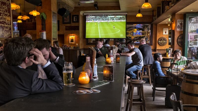 An Irish pub in Frankfurt: decentralised tourist hubs?