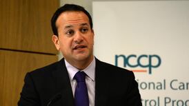 Hospital groups should set pay rates, Leo Varadkar says
