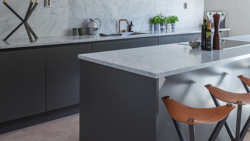 Copper and rose-coloured metals work well with whites and greys