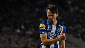 Arsenal to sign Porto attacking midfielder Fábio Vieira for initial €35m