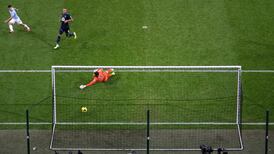 Home rule continues as City smash six past  Spurs