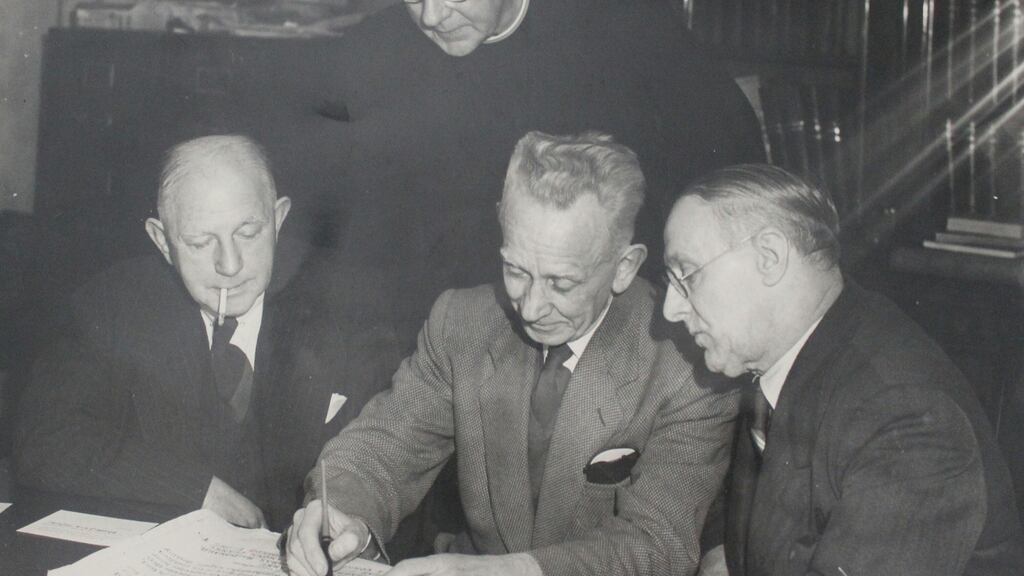 Brother Allen with Christopher Brady, Liam O’Brien and Michael Molloy, compositors and printers of the 1916 Proclamation.