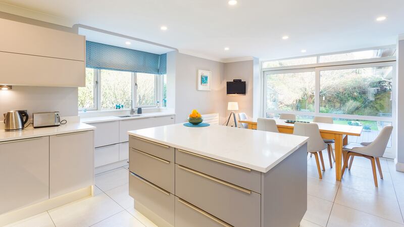 Glendhu, Foxrock: Kitchen and dining space