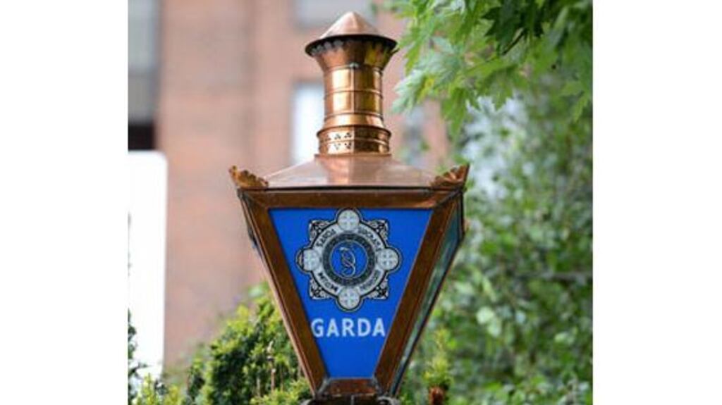 Members of the Garda Representative Association are meeting to discuss what action the group should take if pay cuts proposed in a new Croke Park deal are implemented.