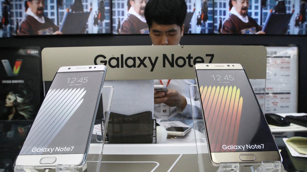 Samsung Electronics Galaxy Note 7 smartphones still on display at a mobile phone shop in Seoul, South Korea, on Monday morning. Photograph: Ahn Young-joon/AP