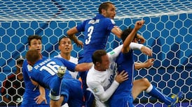 Roy Hodgson defends performance of Wayne Rooney