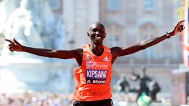 Wilson Kipsang sets course record to win London marathon