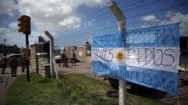 Weather complicates search for missing Argentine submarine