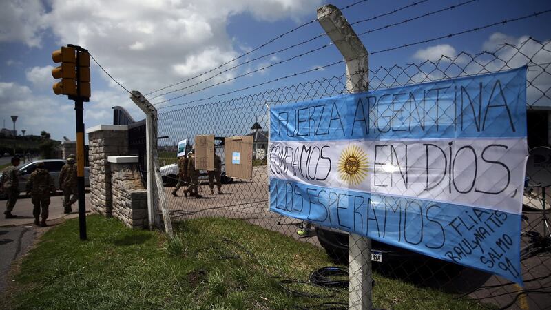 Weather complicates search for missing Argentine submarine