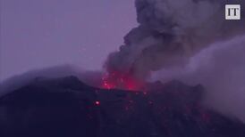 Ecuador's Tungurahua volcano spews ash 13,000ft into the air