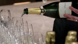 English sparkling wine boosts local sustainability