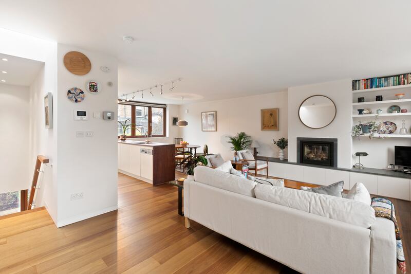 Dual-aspect living area