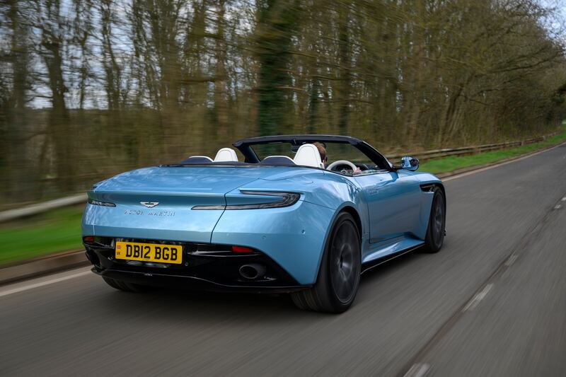 Aston Martin DB12 Volante