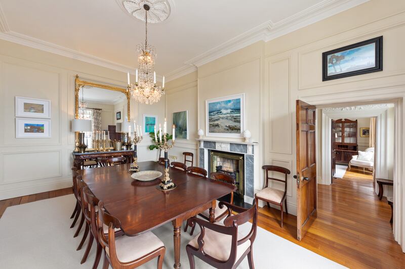 Formal diningroom