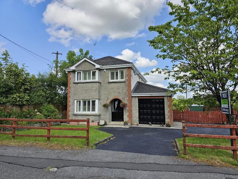 1 Riverside, Furnaceland boasts a large back garden with a lawn that runs down to the Blackwater river
