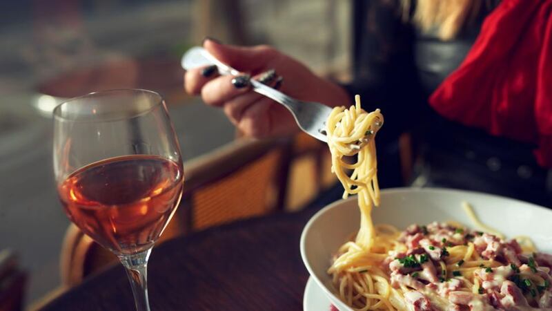 When in Rome: using spoons with spaghetti is for children, amateurs and people with bad table manners in general