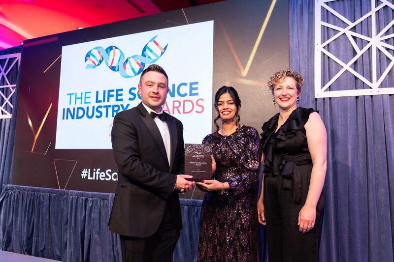 Ben Molloy, entries lead at Business River, presents the digital transformation award to Shruti Poojary and Lindsay O'Neill, Janssen Sciences Ireland