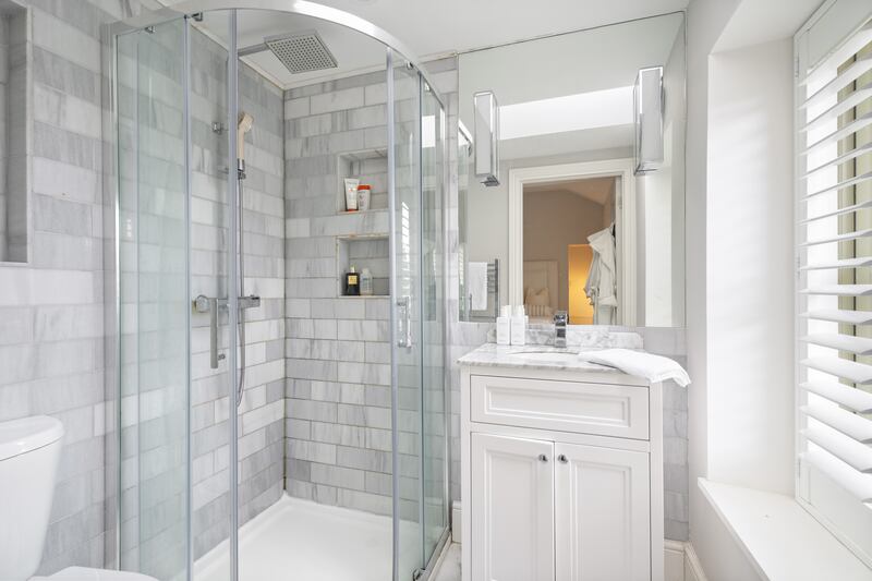 Main bedroom en suite