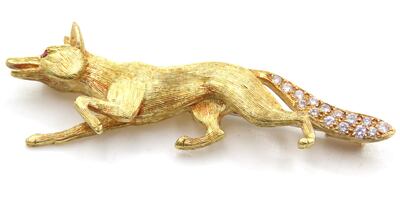 A diamond- and ruby-set fox motif brooch (€1,200-€1,800) at Matthews auction 