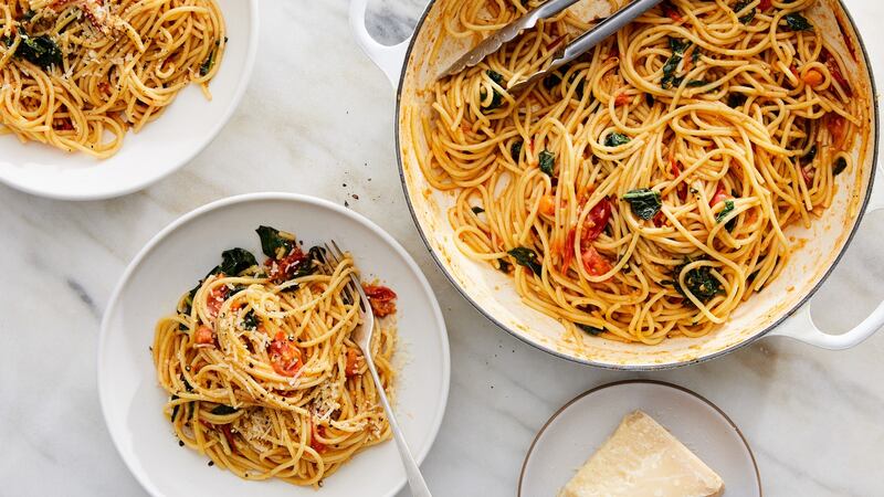 One-pot spaghetti with cherry tomatoes and kale. Photograph: Ryan Liebe/The New York Times